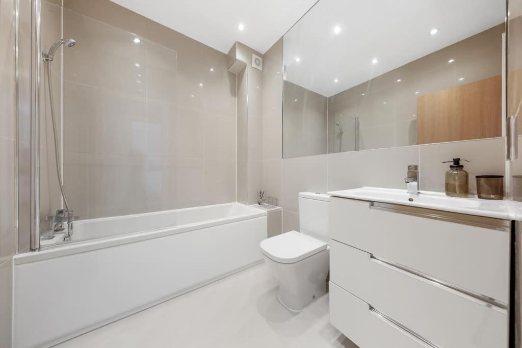Pleasing 2Bed Flat 10Min To Wimbledon Tennis Court Londen Buitenkant foto