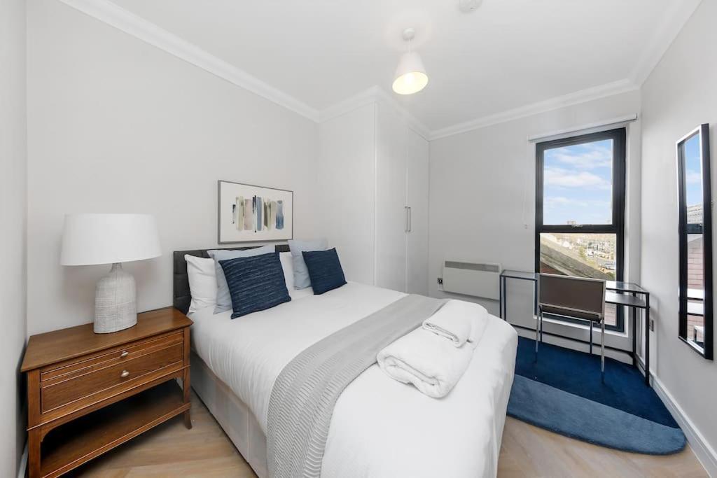 Pleasing 2Bed Flat 10Min To Wimbledon Tennis Court Londen Buitenkant foto