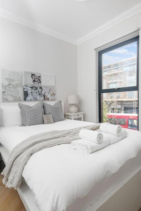 Pleasing 2Bed Flat 10Min To Wimbledon Tennis Court Londen Buitenkant foto